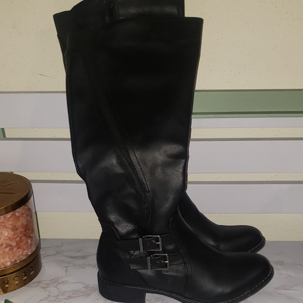 Black boots
